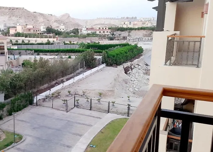 Luxury Modern With Pool View Aldau Heights Apartment *